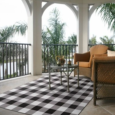 Buffalo Plaid Outdoor Rug - Threshold 4 Buffalo Plaid Outdoor Rug - Threshold - Image 4